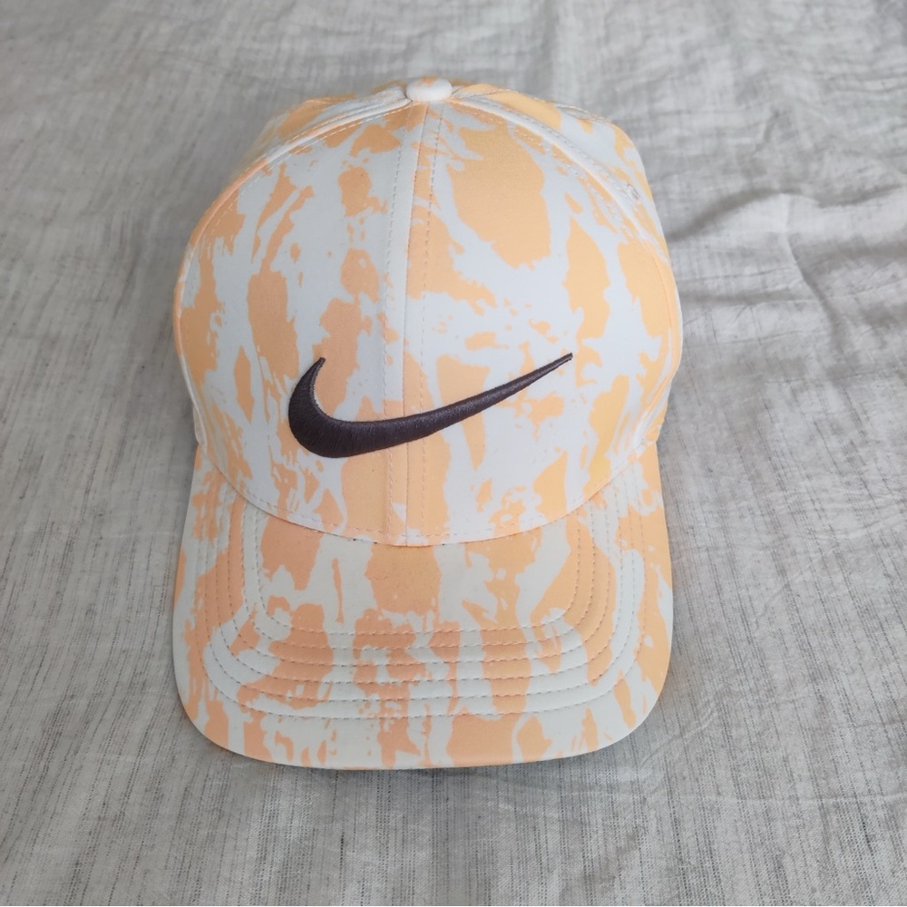 Nike Orange and White Two-Tone Hat NWOT Tony Finau Design